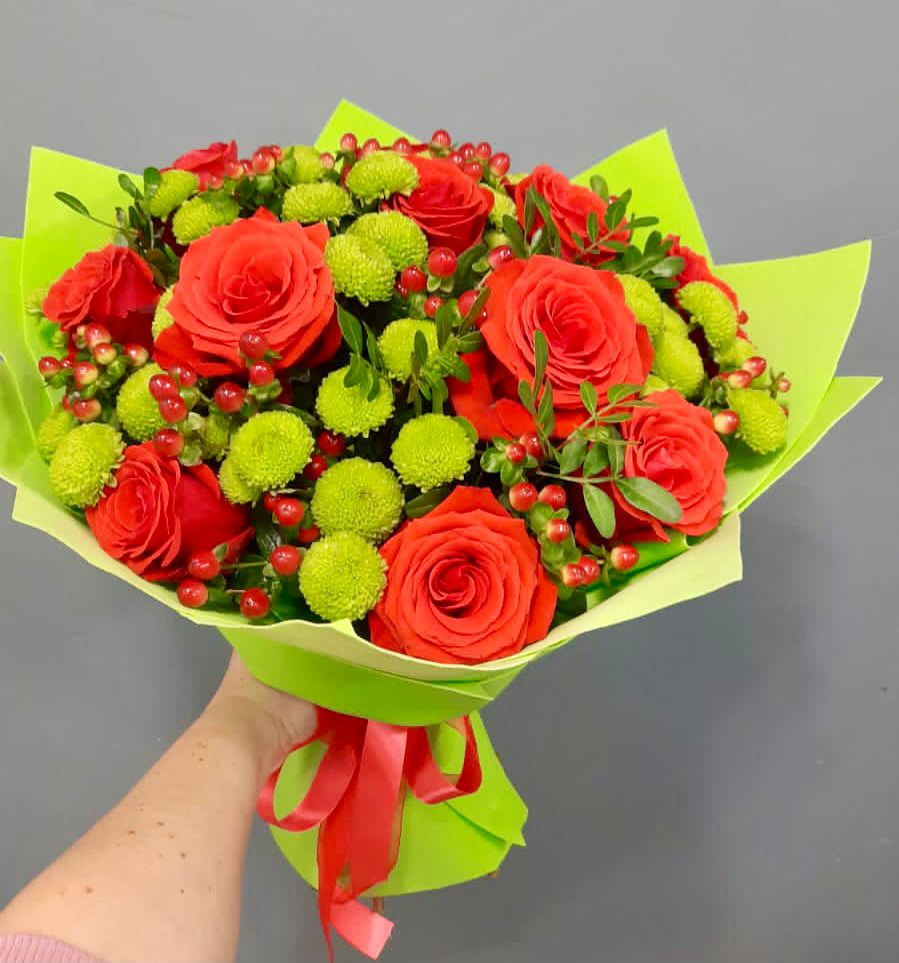 Букет цветов из: Хризантемы и Розы в Луначарском