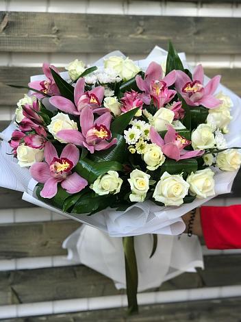 Букет цветов из: Розы и Хризантемы в Луначарском