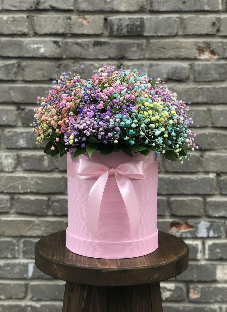 Цветочная композиция из Гипсофила и Розы в шляпной коробке в Луначарском