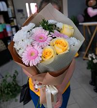 Букет цветов из:  Герберы, Розы и Хризантемы в Луначарском