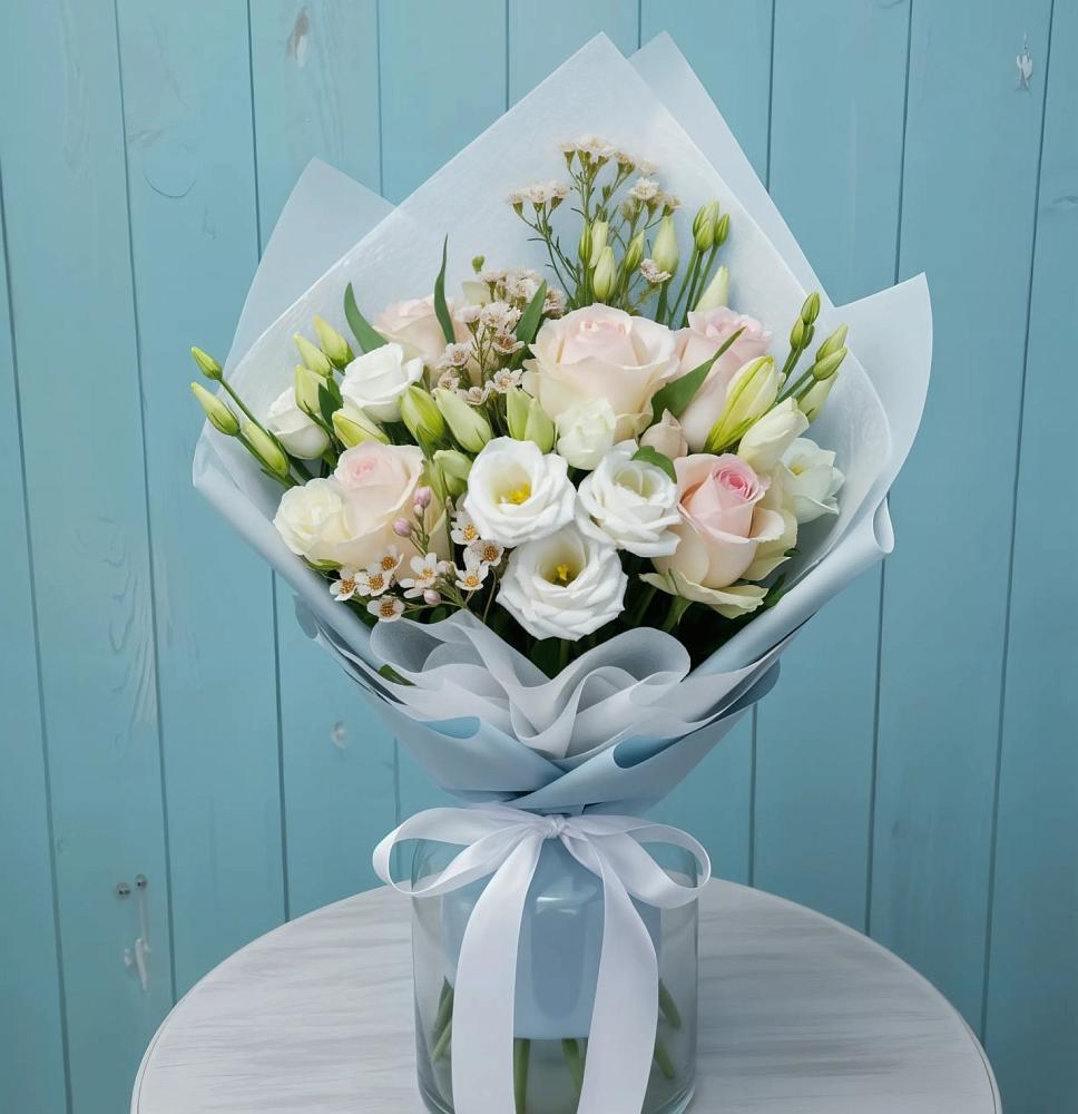 Букет цветов из: Розы и Лизиантусы в Луначарском