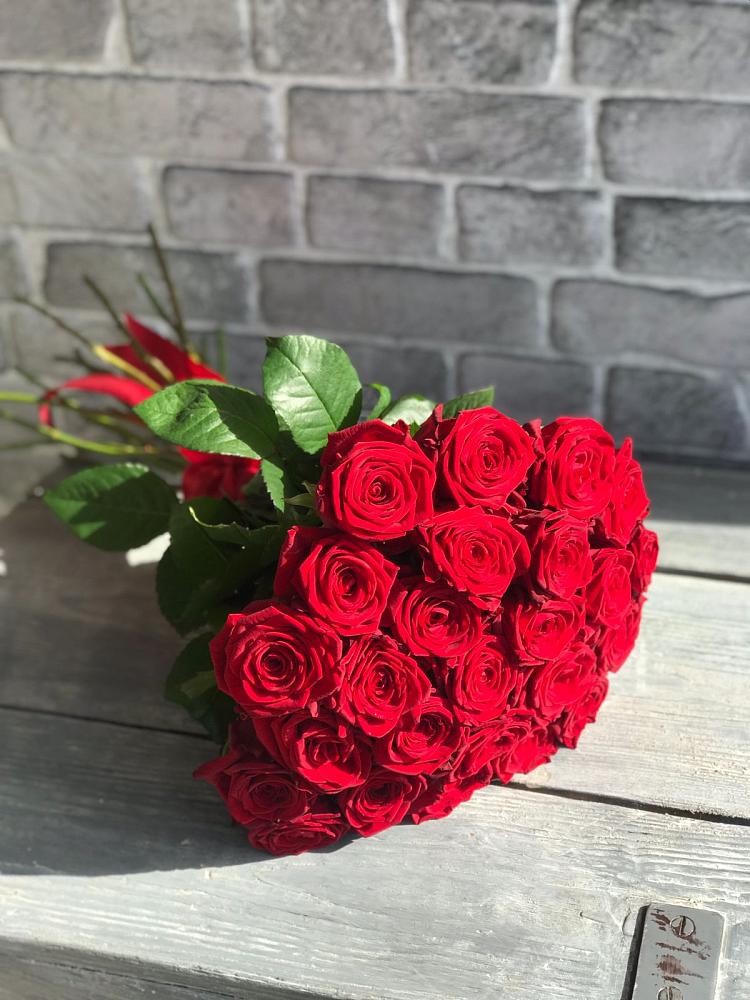 Букет Красные розы Фридом в Луначарском