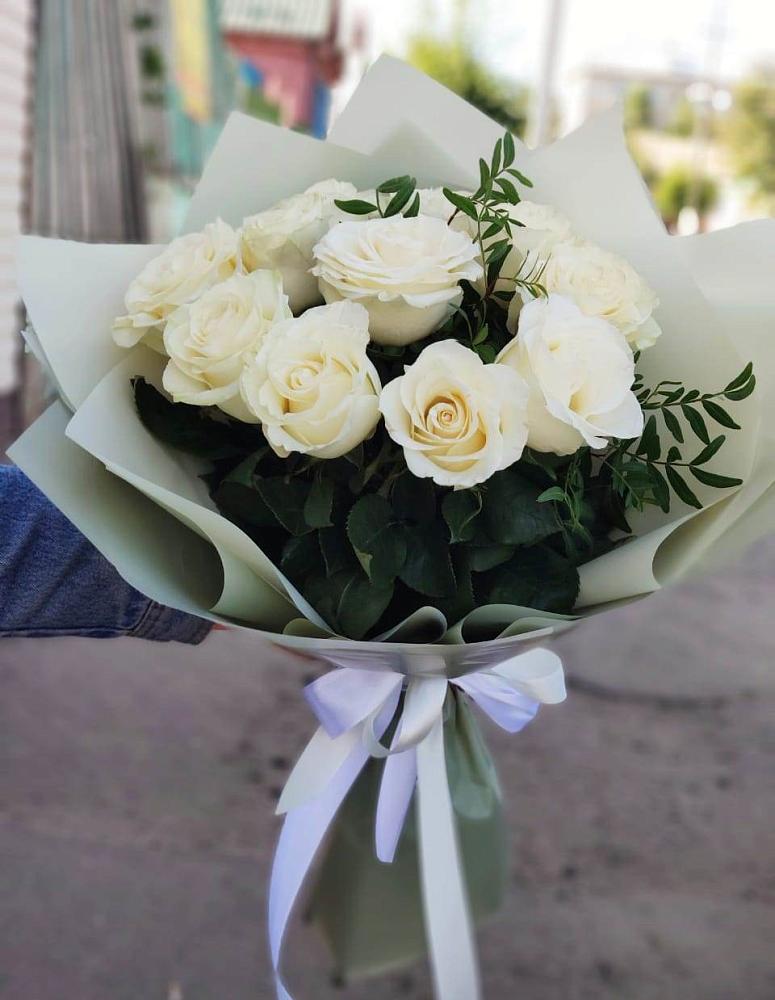 Букет Белые розы Проуд в Луначарском
