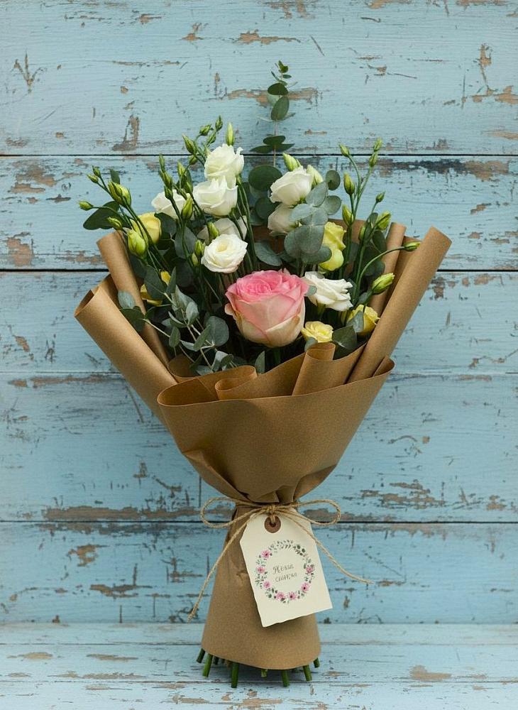 Букет цветов из: Розы и Лизиантусы в Луначарском