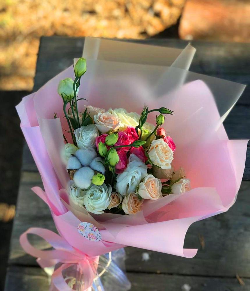 Букет цветов из: Розы и Лизиантусы в Луначарском