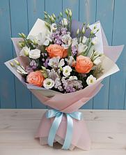 Букет цветов из:  Лизиантусы, Розы, Альстромерии и Гипсофила в Луначарском