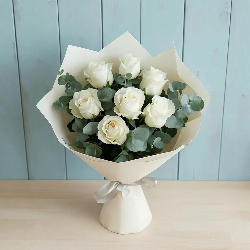 Букет Белые розы в Эвкалипте в Луначарском