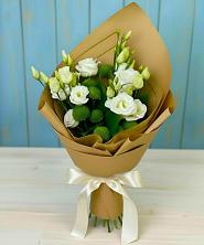 Букет цветов из:  Хризантемы и Лизиантусы в Луначарском