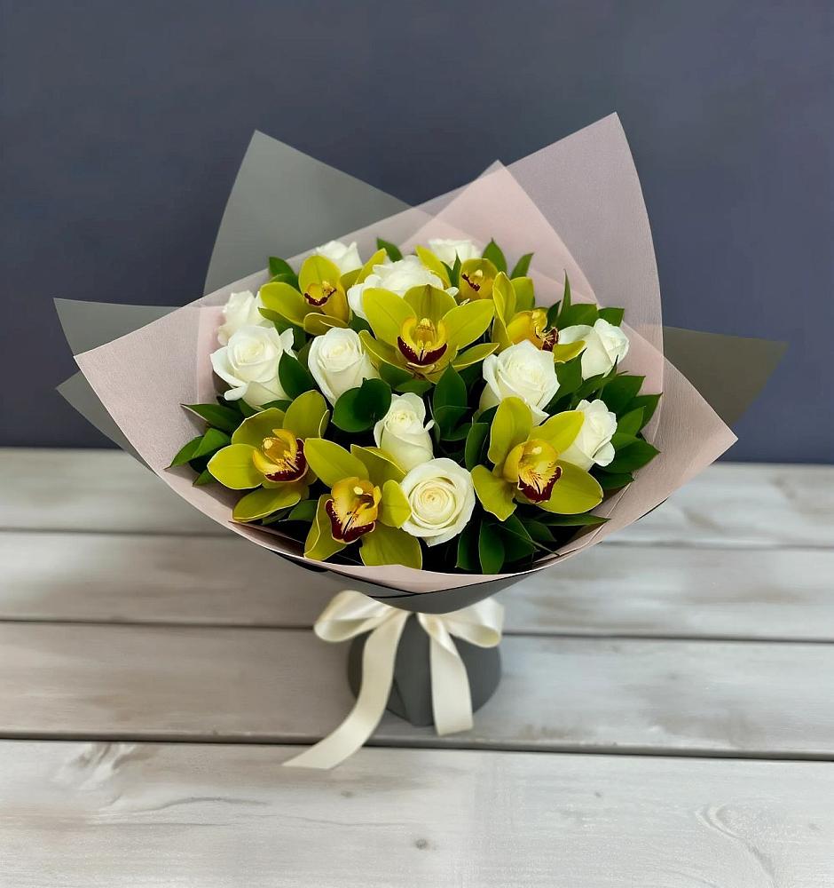 Букет цветов из: Орхидеи и Розы в Луначарском