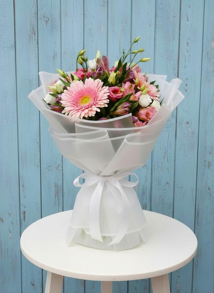 Букет цветов из: Герберы, Альстромерии и Лизиантусы в Луначарском