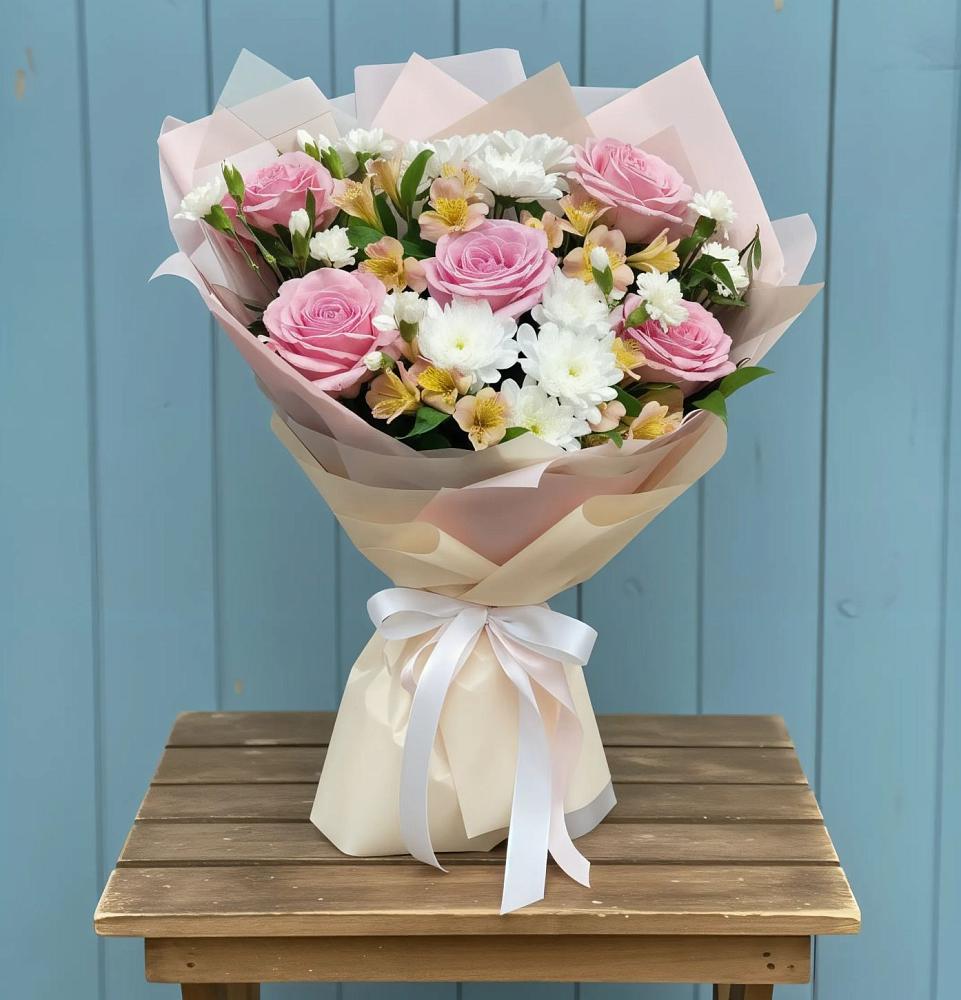 Букет цветов из: Гвоздики, Орхидеи и Розы в Луначарском