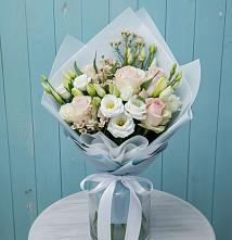 Букет цветов из:  Розы и Лизиантусы в Луначарском