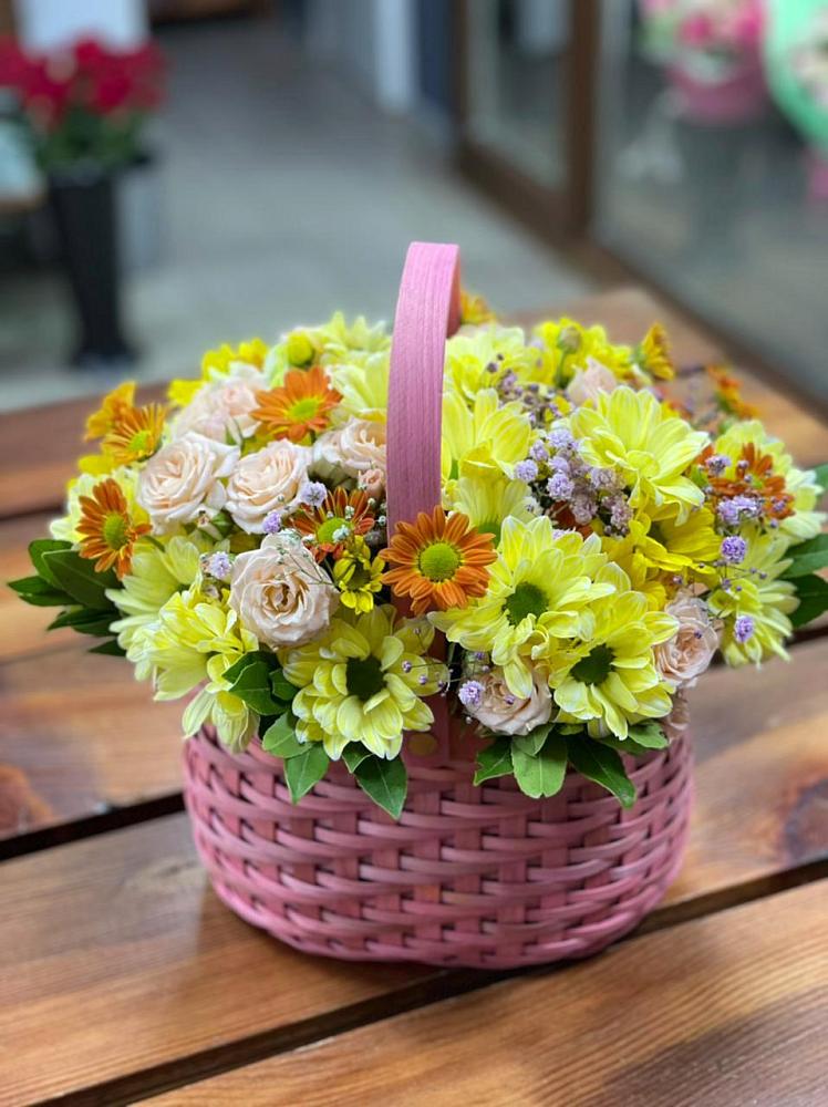Цветочная композиция из Хризантемы и Розы в корзине в Луначарском