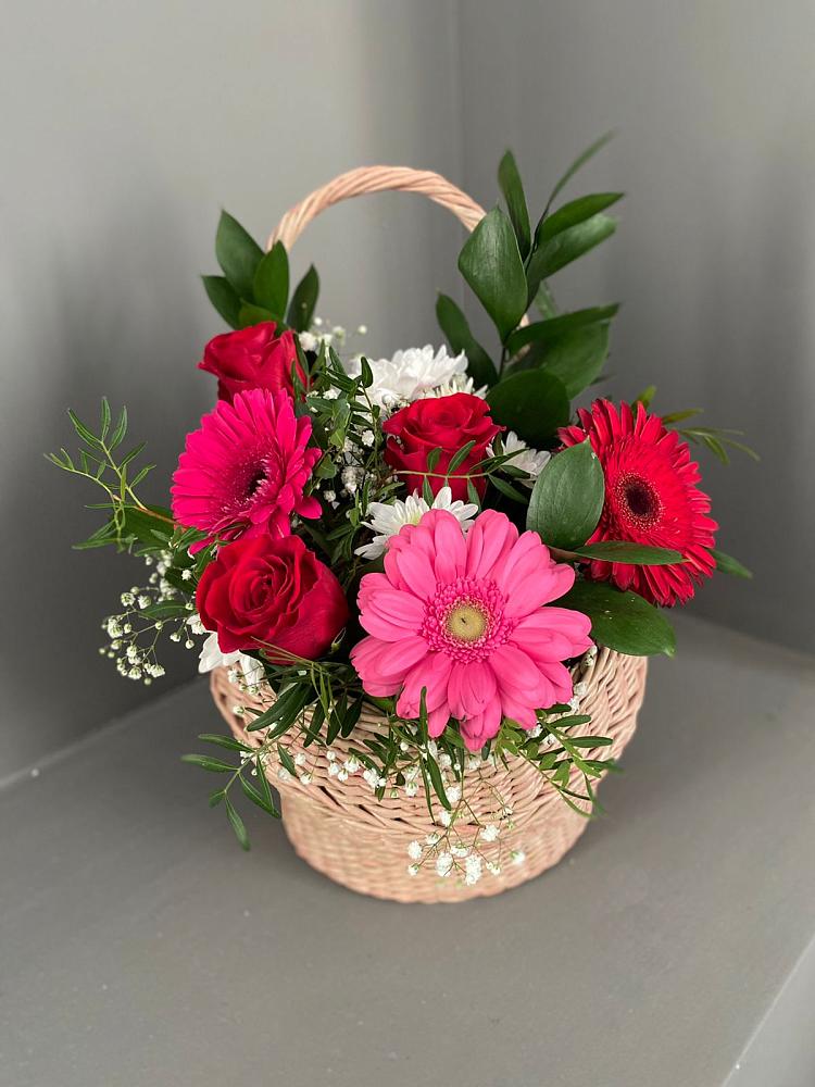 Цветочная композиция из Розы, Хризантемы и Герберы в корзине в Луначарском