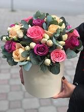 Цветочная композиция из Розы в шляпной коробке в Луначарском