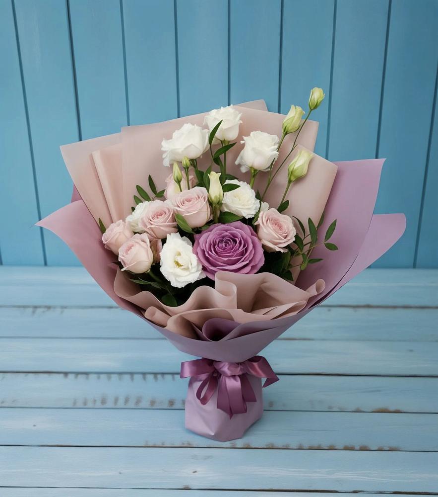 Букет цветов из: Розы и Лизиантусы в Луначарском